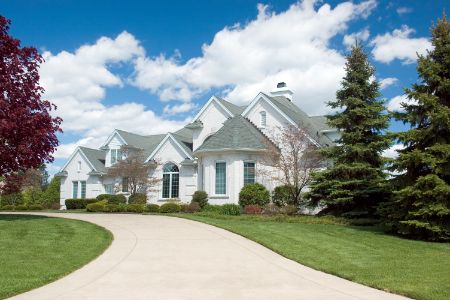 The Top 5 Reasons Why You Should Hire a Professional for Your Driveway Cleaning Needs